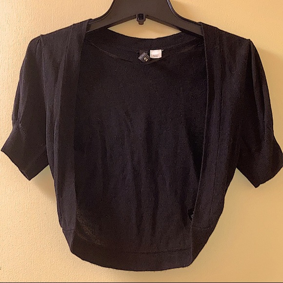 🆕•DIVIDED by H&M Black Cardigan Sweater; Open-front; Short sleeves; NWOT - Picture 2 of 15